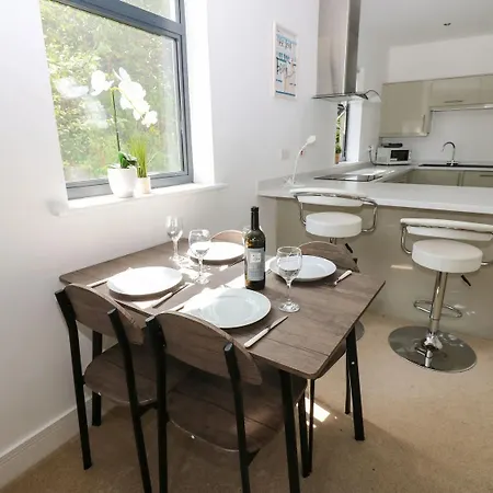 Sea View - 2 Bedrooms - Sleeps 4 怀特黑