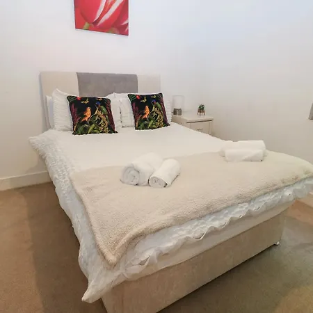 Sea View - 2 Bedrooms - Sleeps 4 Apartment