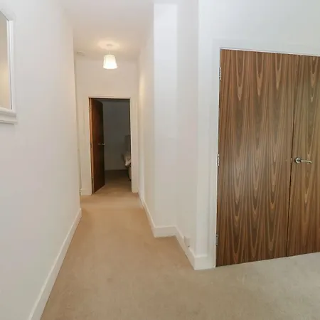 Sea View - 2 Bedrooms - Sleeps 4 Apartment