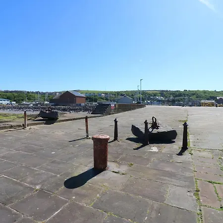 Apartment Sea View - 2 Bedrooms - Sleeps 4 *