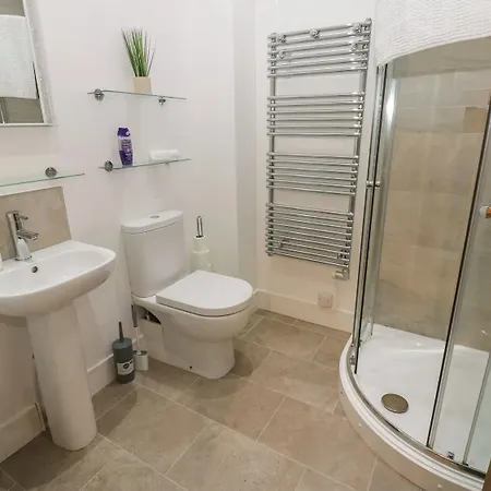 Sea View - 2 Bedrooms - Sleeps 4 Apartment *