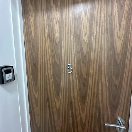 Sea View - 2 Bedrooms - Sleeps 4