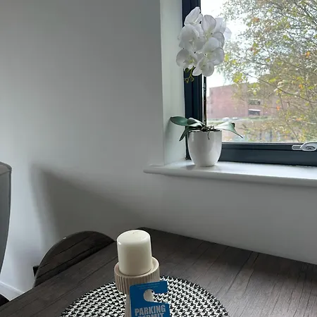 Sea View - 2 Bedrooms - Sleeps 4