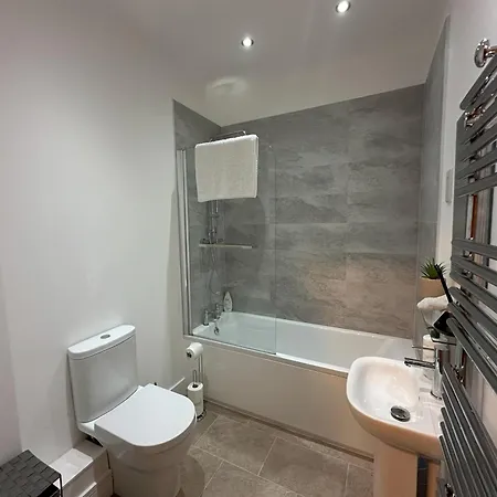 Sea View - 2 Bedrooms - Sleeps 4
