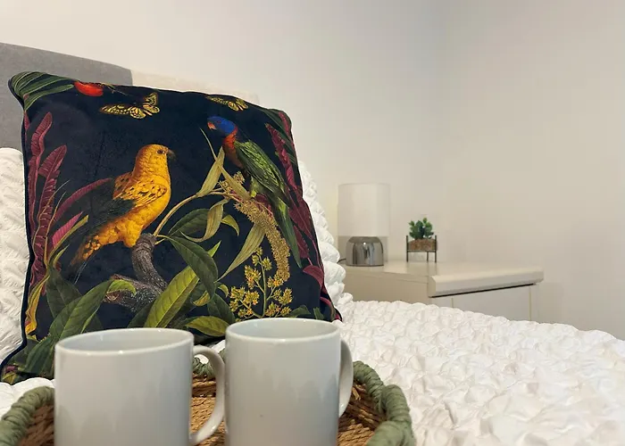 Sea View - 2 Bedrooms - Sleeps 4 *